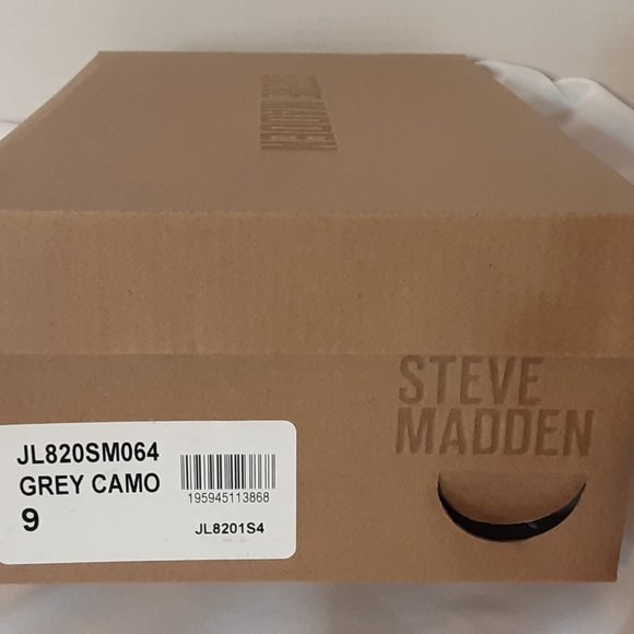 "STEVE MADDEN" ADJUSTABLE DOUBLE BUCKLE SLIP-ON SANDLES - Picture 11 of 14